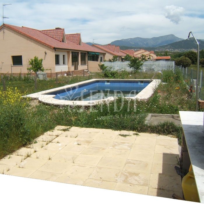 Jardineria chalet Villanueva