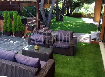 Porche y jardín: confort sombreado y continuidad verde